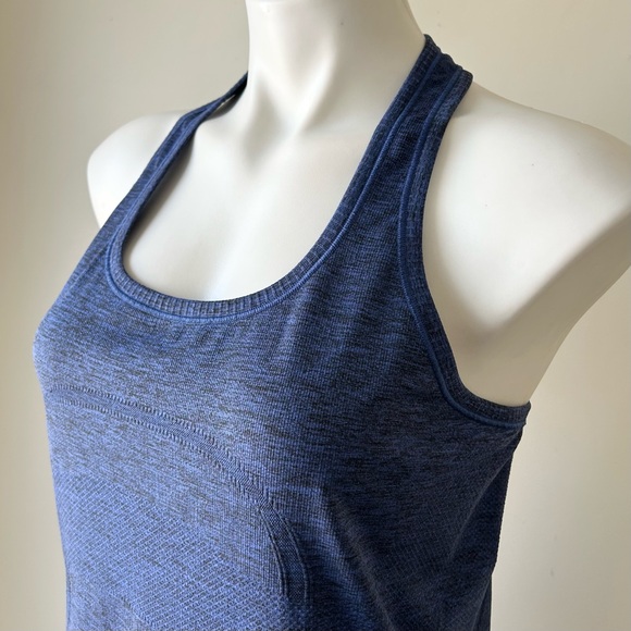 Lululemon Swiftly Tech Racerback Tank Top in Black / Sapphire Blue 12 - Picture 5 of 12